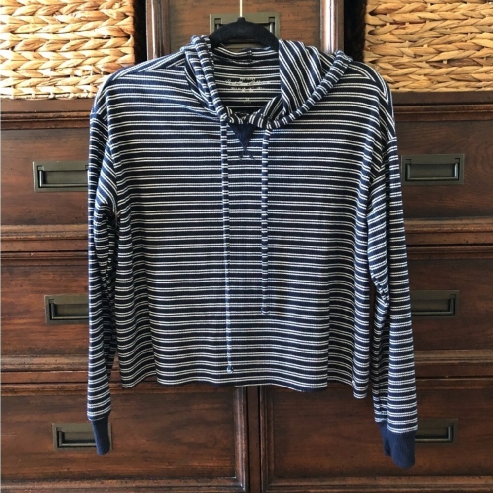 Hollister long sleeve thermal hooded blue & white striped semi-cropped top in XS